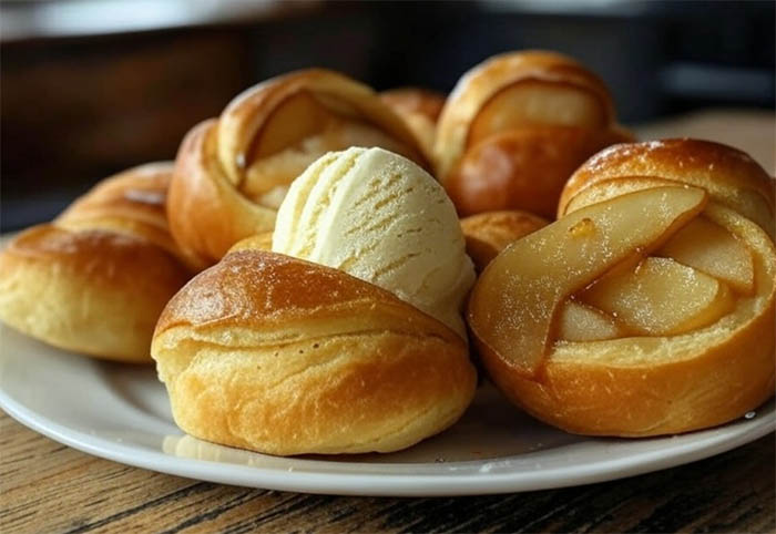 Brioches aux poires caramelisées